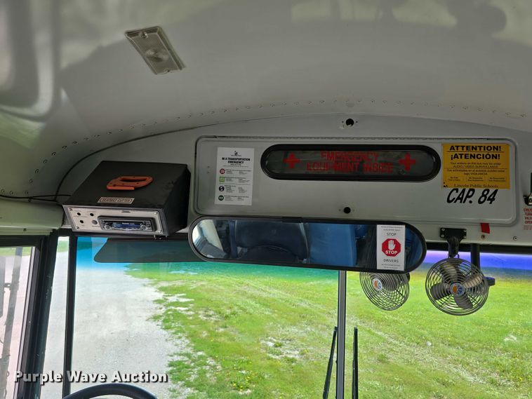 image for item DT6912 1998 Thomas Built Saf-T-Liner school bus