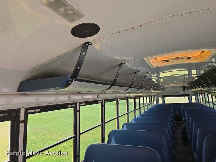 image for item DT6912 1998 Thomas Built Saf-T-Liner school bus