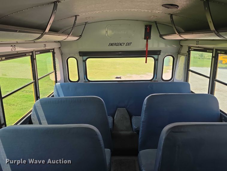 image for item DT6912 1998 Thomas Built Saf-T-Liner school bus