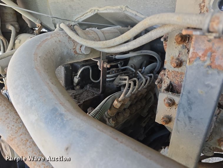 image for item DT6912 1998 Thomas Built Saf-T-Liner school bus