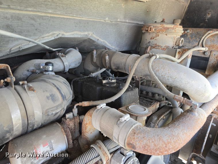 image for item DT6912 1998 Thomas Built Saf-T-Liner school bus