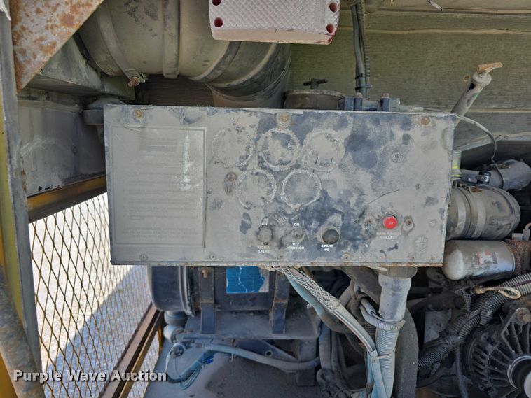 image for item DT6912 1998 Thomas Built Saf-T-Liner school bus