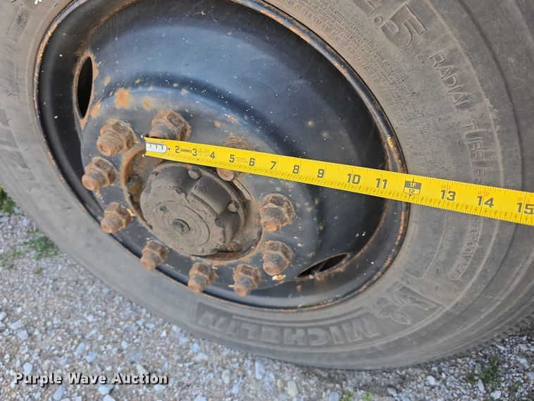 image for item DT6912 1998 Thomas Built Saf-T-Liner school bus