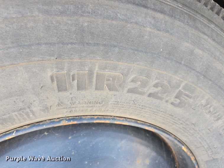 image for item DT6912 1998 Thomas Built Saf-T-Liner school bus