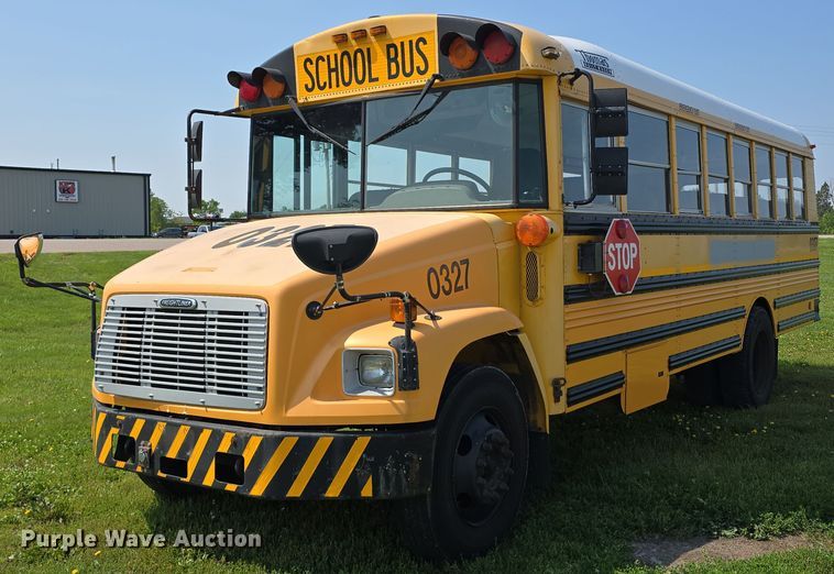 image for item DT6913 2003 Freightliner FS65 school bus