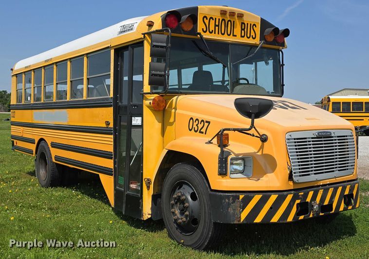 image for item DT6913 2003 Freightliner FS65 school bus