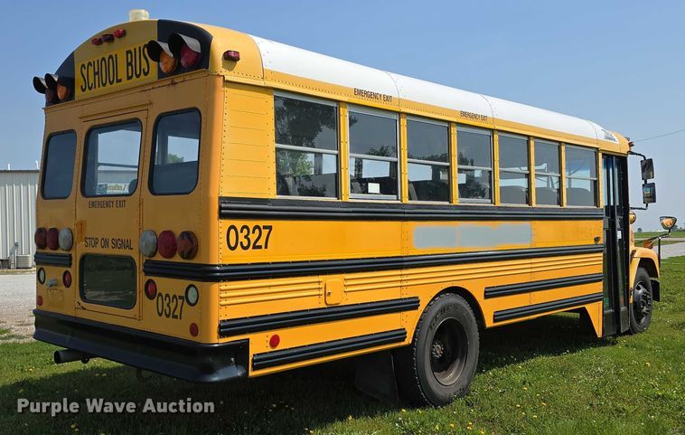 image for item DT6913 2003 Freightliner FS65 school bus