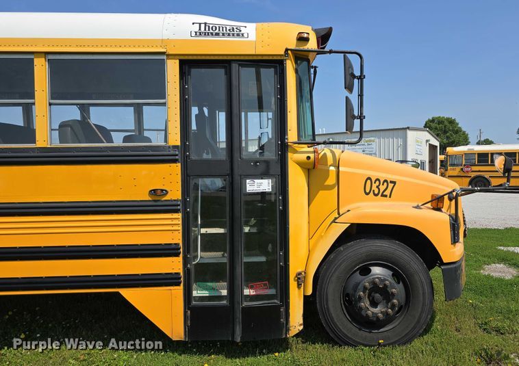 image for item DT6913 2003 Freightliner FS65 school bus
