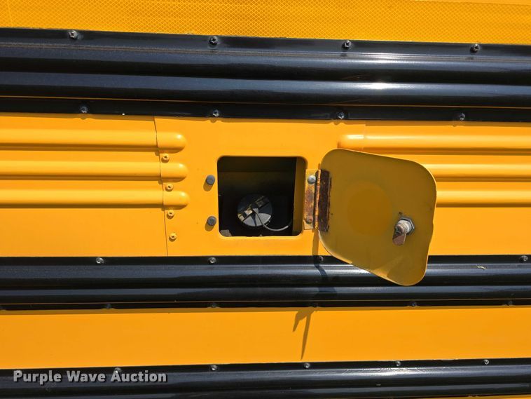 image for item DT6913 2003 Freightliner FS65 school bus