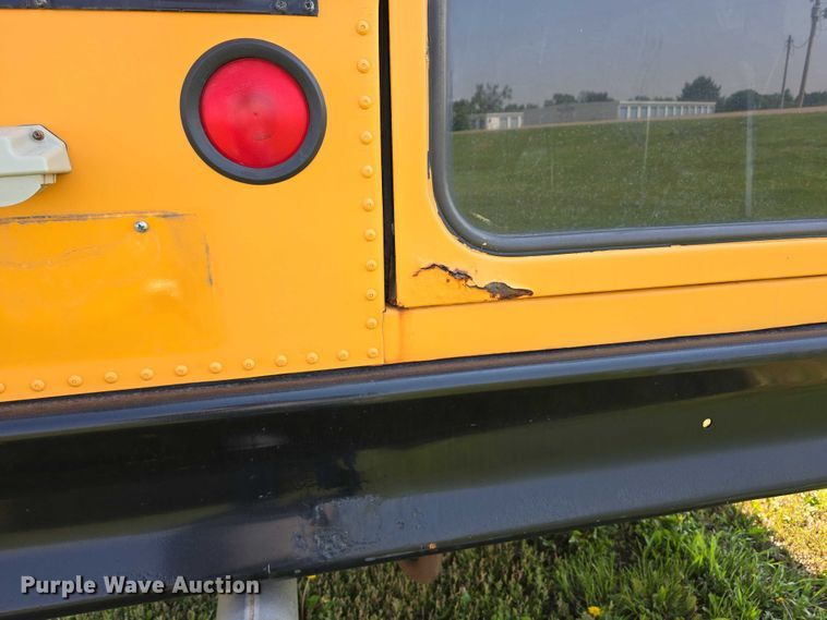 image for item DT6913 2003 Freightliner FS65 school bus