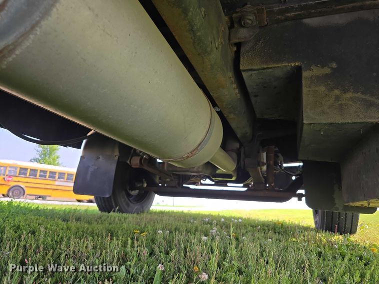 image for item DT6913 2003 Freightliner FS65 school bus