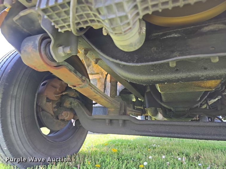 image for item DT6913 2003 Freightliner FS65 school bus