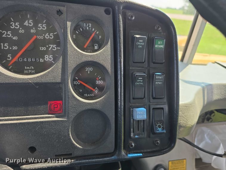 image for item DT6913 2003 Freightliner FS65 school bus