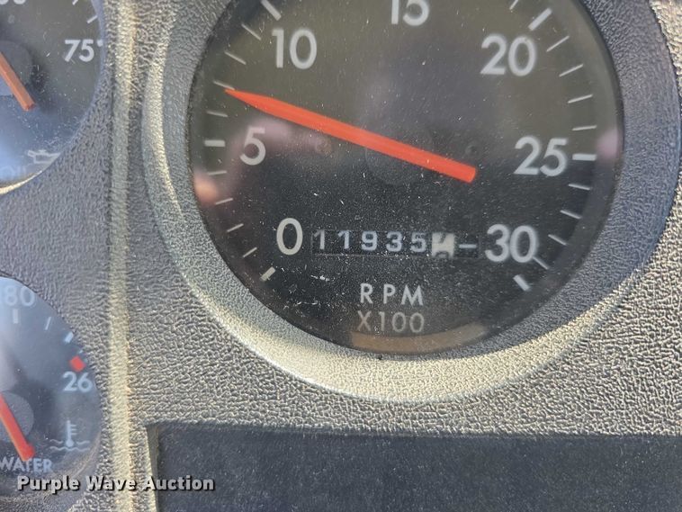 image for item DT6913 2003 Freightliner FS65 school bus