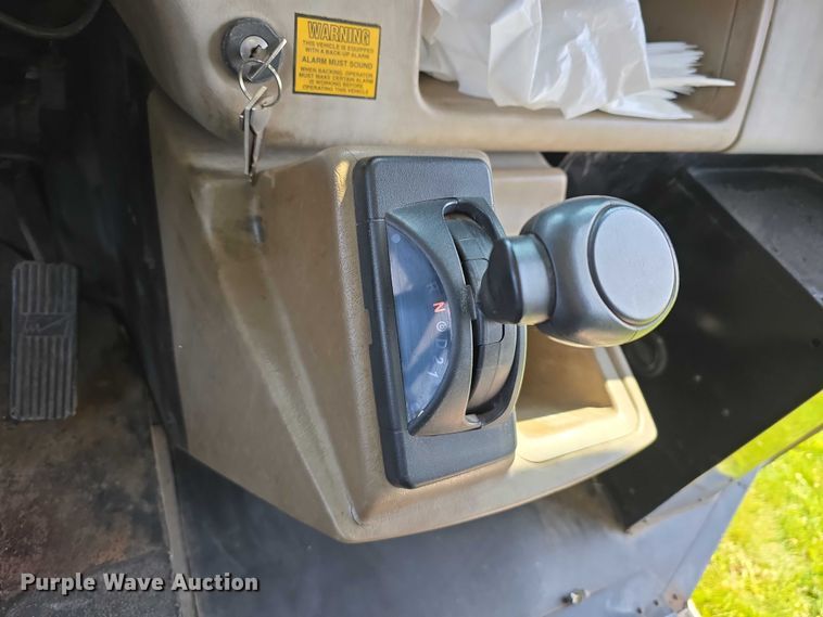 image for item DT6913 2003 Freightliner FS65 school bus