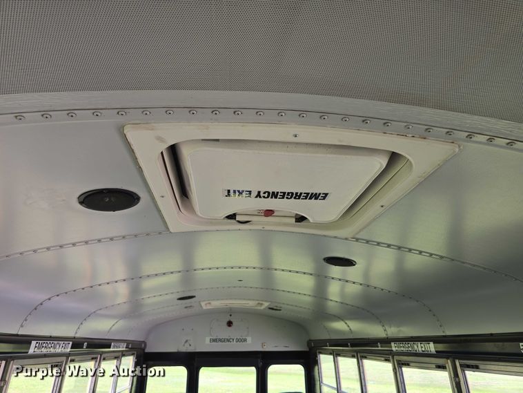 image for item DT6913 2003 Freightliner FS65 school bus