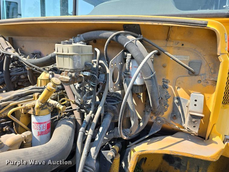 image for item DT6913 2003 Freightliner FS65 school bus