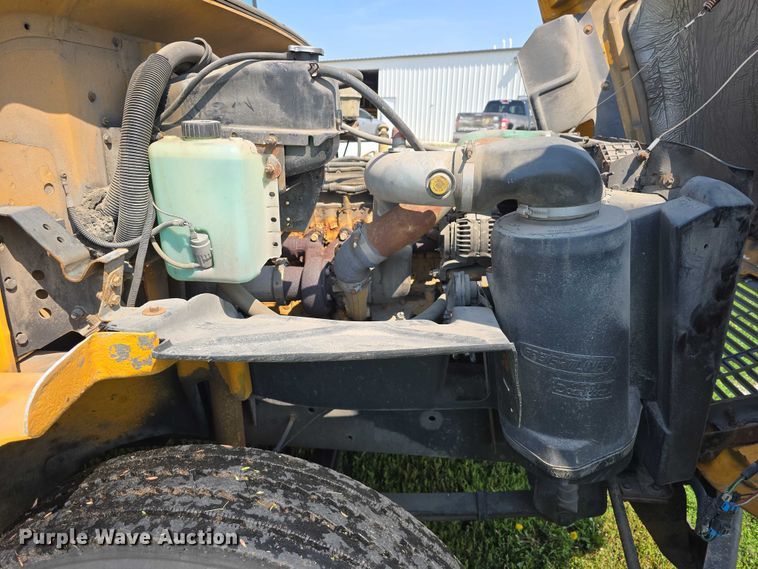 image for item DT6913 2003 Freightliner FS65 school bus