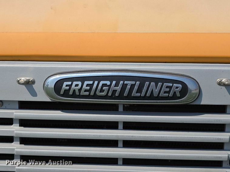 image for item DT6913 2003 Freightliner FS65 school bus