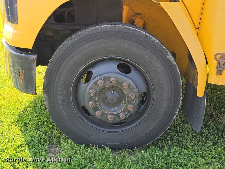 image for item DT6913 2003 Freightliner FS65 school bus