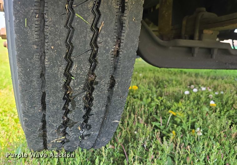 image for item DT6913 2003 Freightliner FS65 school bus