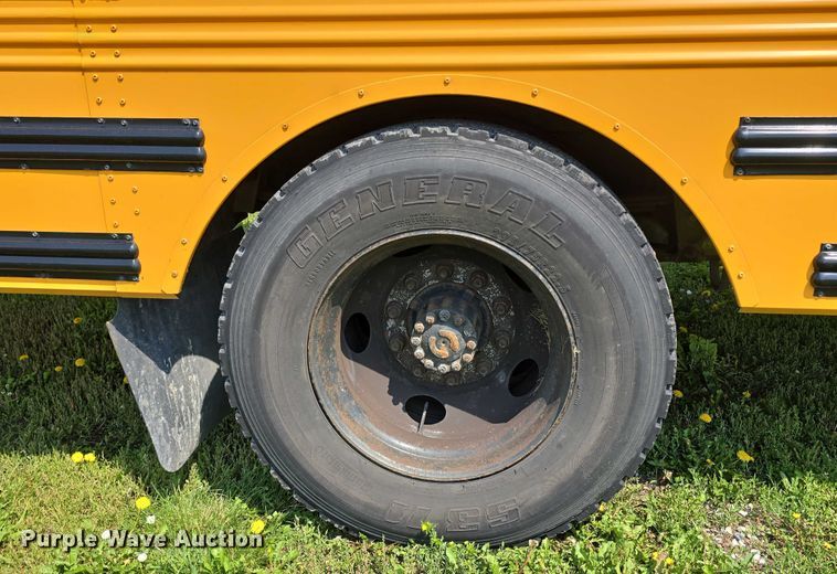 image for item DT6913 2003 Freightliner FS65 school bus