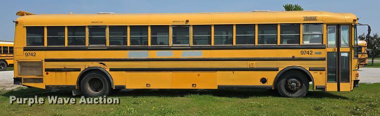 image for item DT6914 1998 Thomas Built Saf-T-Liner ER school bus