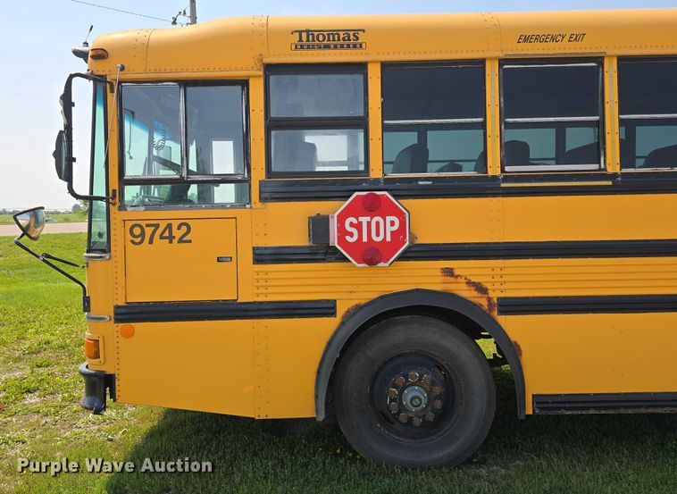 image for item DT6914 1998 Thomas Built Saf-T-Liner ER school bus