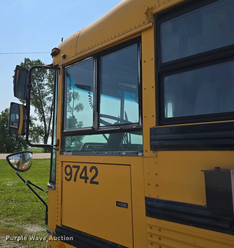 image for item DT6914 1998 Thomas Built Saf-T-Liner ER school bus