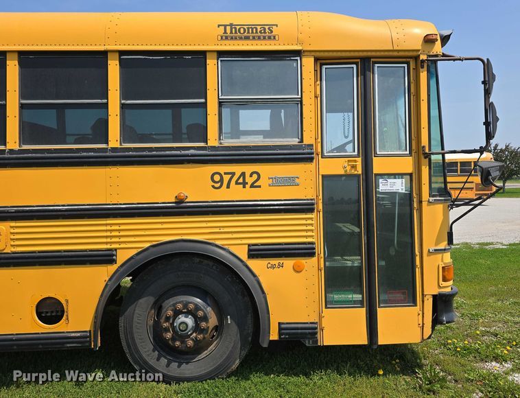 image for item DT6914 1998 Thomas Built Saf-T-Liner ER school bus