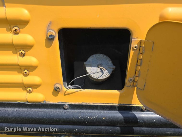 image for item DT6914 1998 Thomas Built Saf-T-Liner ER school bus