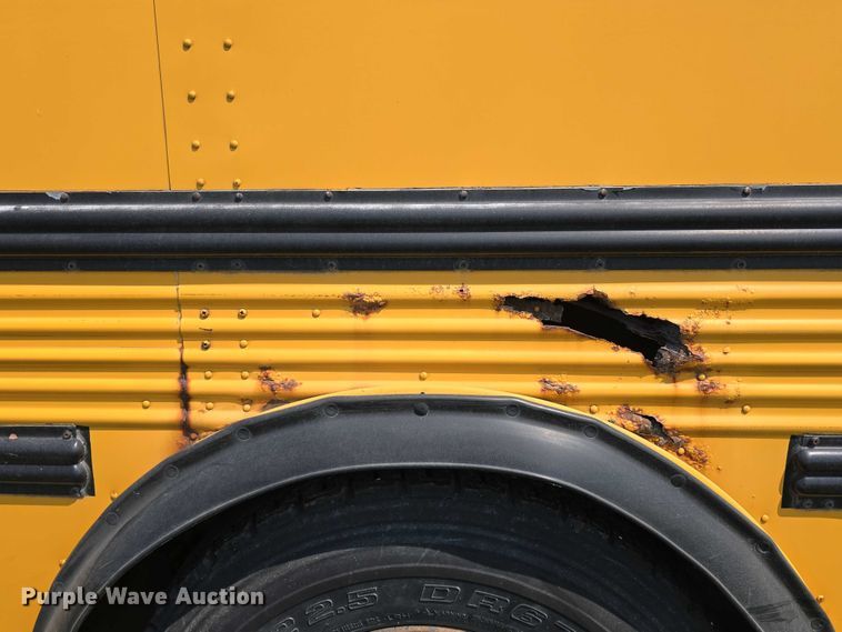 image for item DT6914 1998 Thomas Built Saf-T-Liner ER school bus