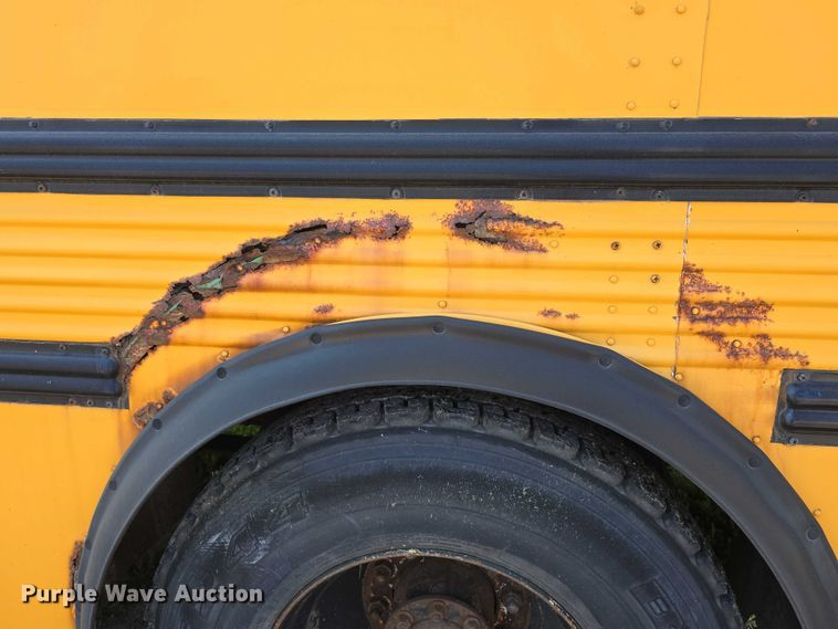 image for item DT6914 1998 Thomas Built Saf-T-Liner ER school bus