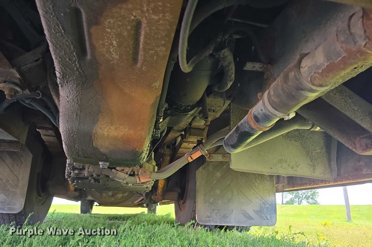 image for item DT6914 1998 Thomas Built Saf-T-Liner ER school bus