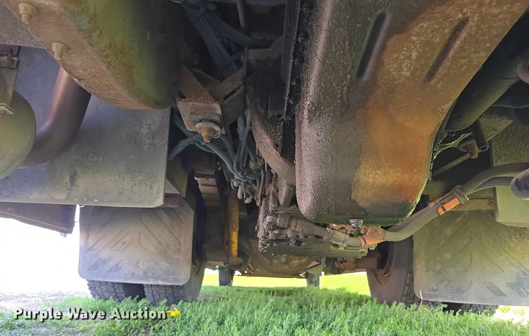 image for item DT6914 1998 Thomas Built Saf-T-Liner ER school bus