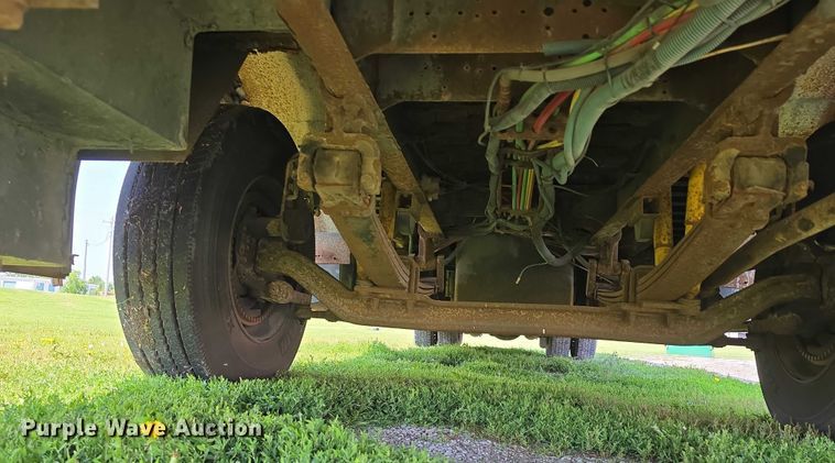 image for item DT6914 1998 Thomas Built Saf-T-Liner ER school bus