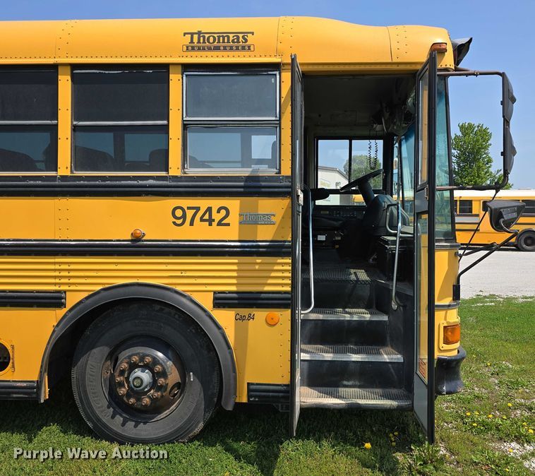 image for item DT6914 1998 Thomas Built Saf-T-Liner ER school bus