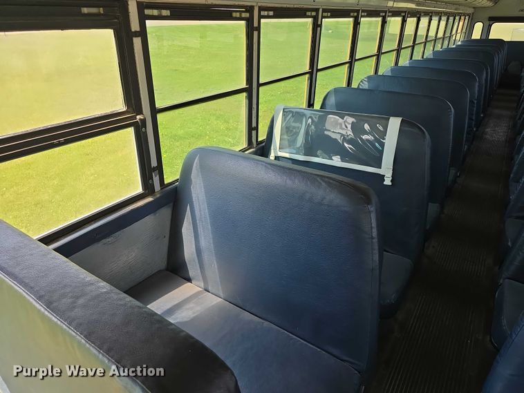 image for item DT6914 1998 Thomas Built Saf-T-Liner ER school bus