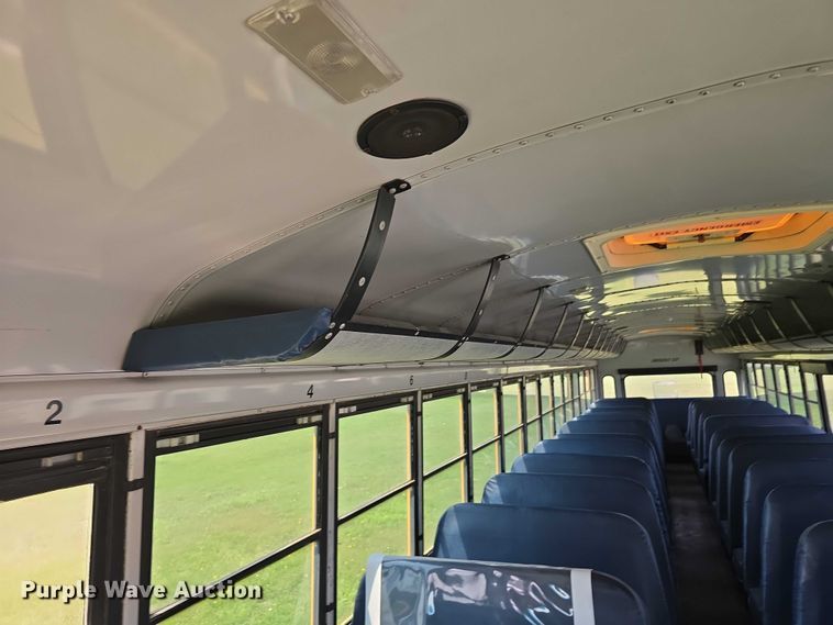 image for item DT6914 1998 Thomas Built Saf-T-Liner ER school bus