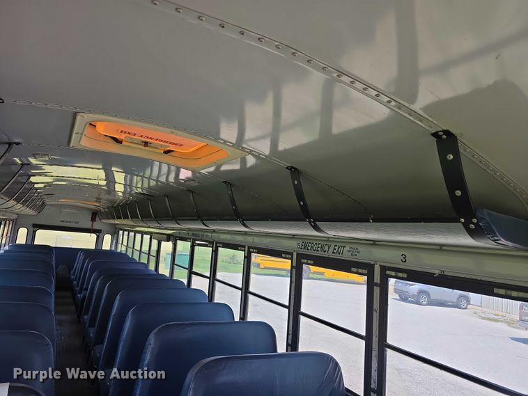 image for item DT6914 1998 Thomas Built Saf-T-Liner ER school bus