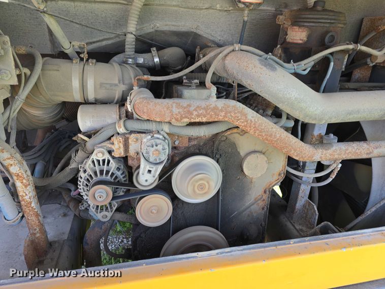 image for item DT6914 1998 Thomas Built Saf-T-Liner ER school bus