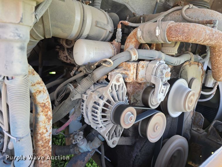 image for item DT6914 1998 Thomas Built Saf-T-Liner ER school bus