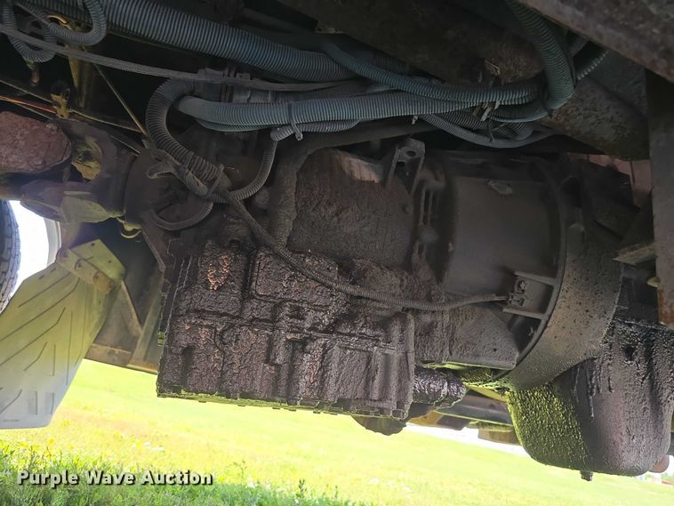 image for item DT6914 1998 Thomas Built Saf-T-Liner ER school bus