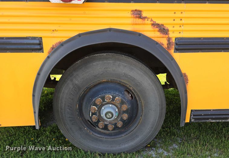 image for item DT6914 1998 Thomas Built Saf-T-Liner ER school bus