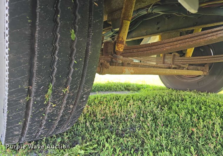 image for item DT6914 1998 Thomas Built Saf-T-Liner ER school bus