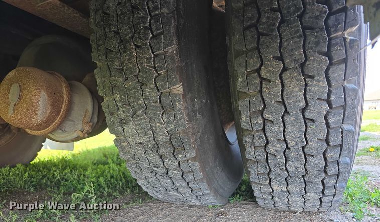 image for item DT6914 1998 Thomas Built Saf-T-Liner ER school bus