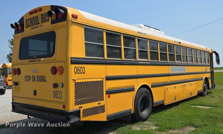image for item DT6915 2006 Thomas Built Saf-T-Liner school bus
