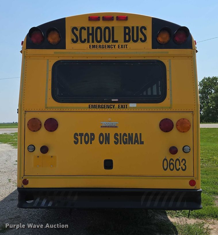 image for item DT6915 2006 Thomas Built Saf-T-Liner school bus