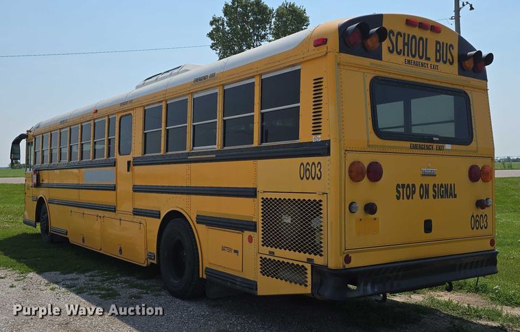 image for item DT6915 2006 Thomas Built Saf-T-Liner school bus