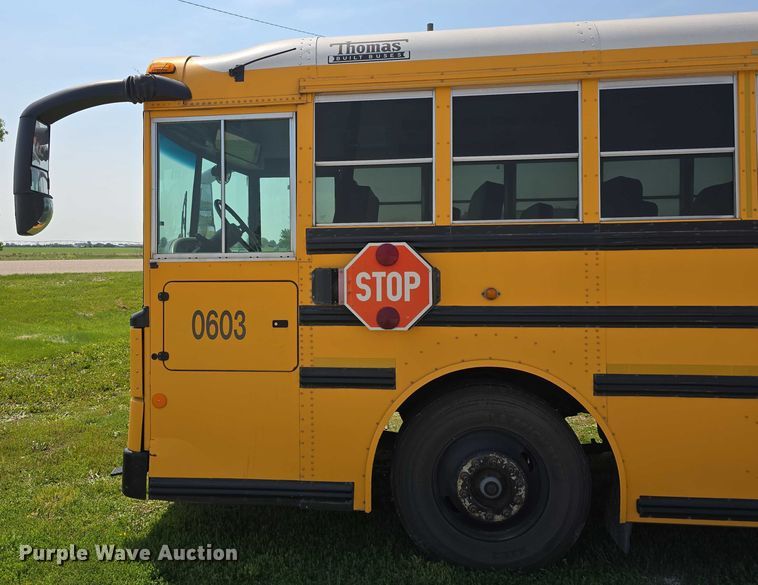 image for item DT6915 2006 Thomas Built Saf-T-Liner school bus